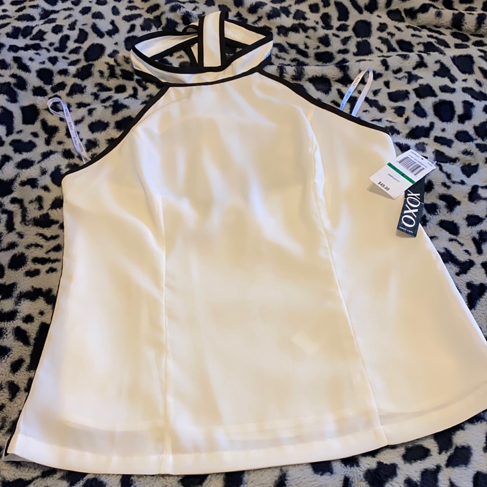 XOXO 💋 White backless top